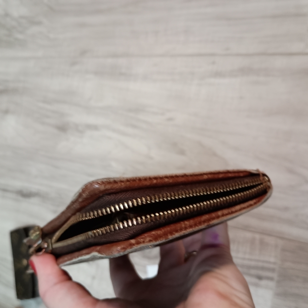 Louis Vuitton Long Round zipper Monogram Wallet - Picture 9 of 14